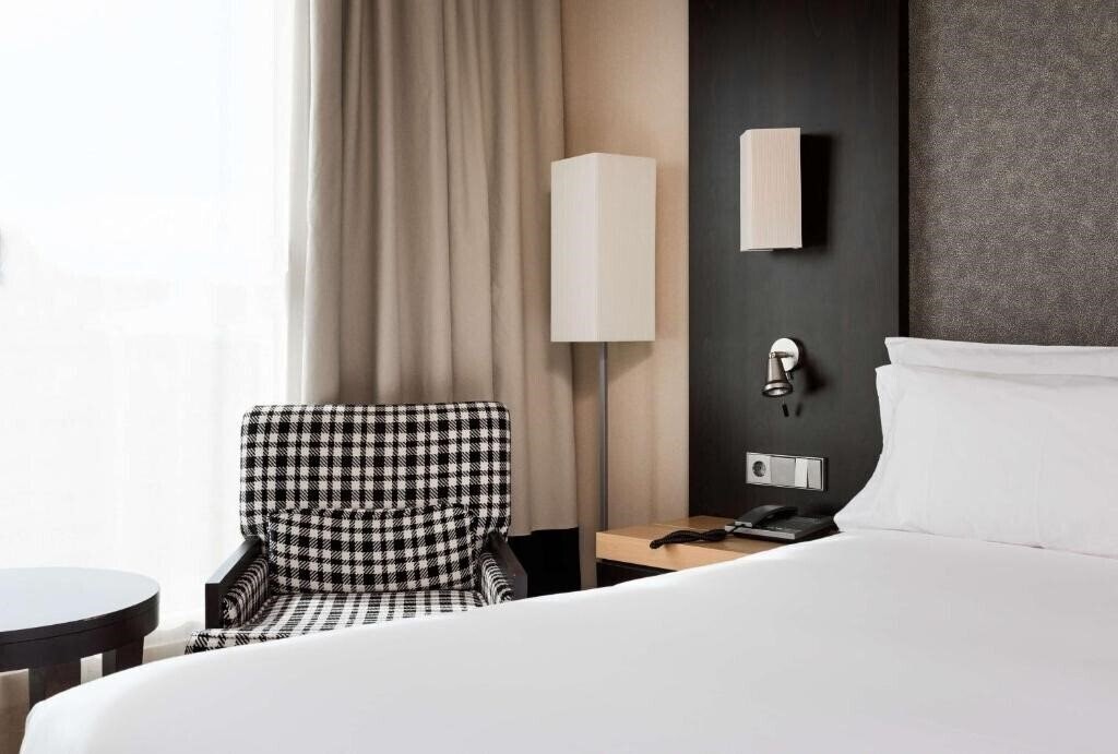 Изображение Nh Valencia Center 4*