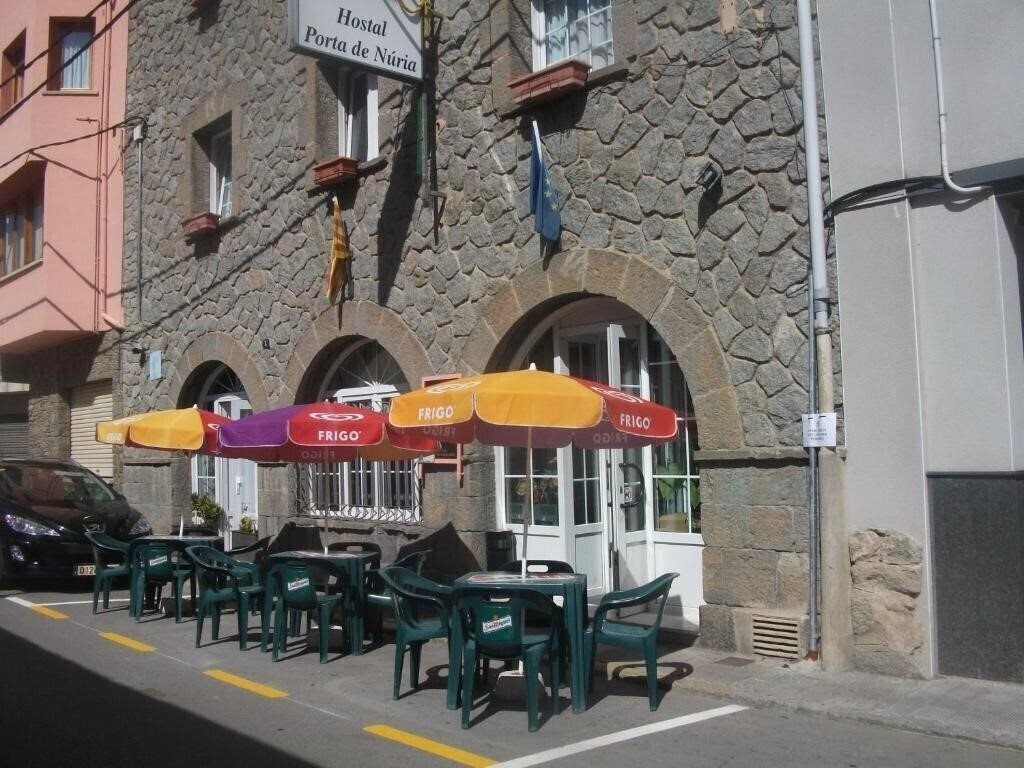 Hostal Porta de Nuria 3* қонақ үйі