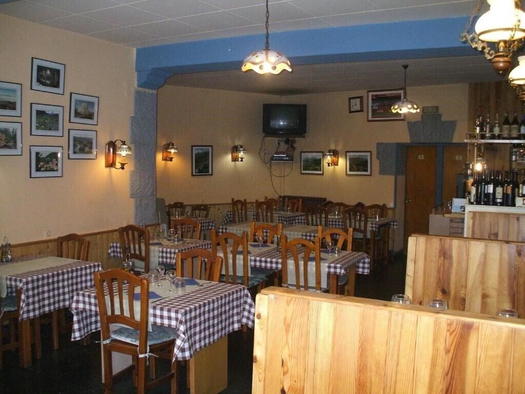 Hostal Porta de Nuria 3* суреті