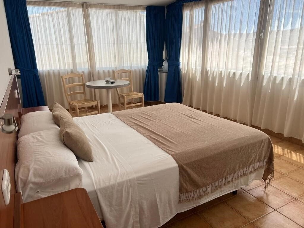 Фотография Hostal Vehi 3*