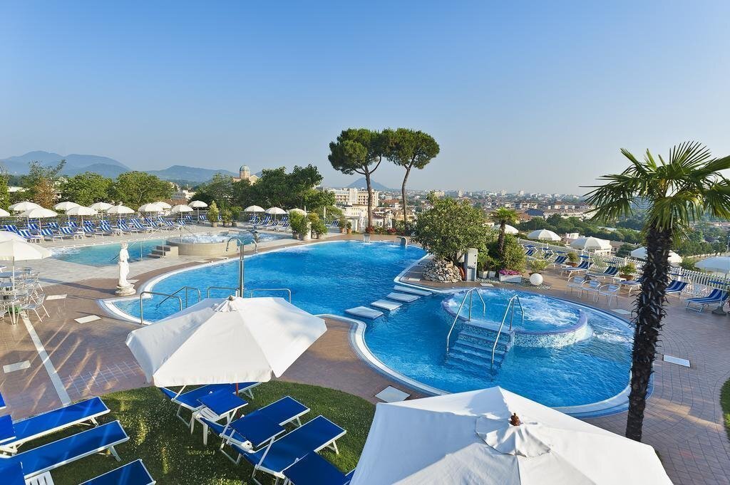 Augustus & Lido Hotel 1* қонақ үйі