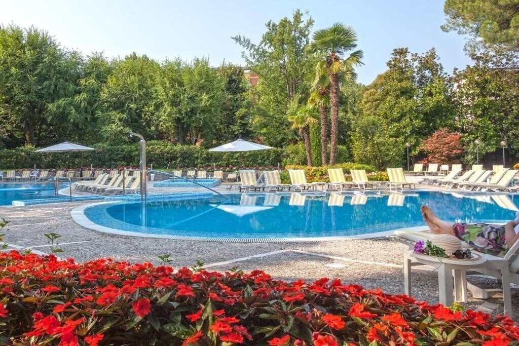 Отель Hotel Terme Bristol Buja 5*