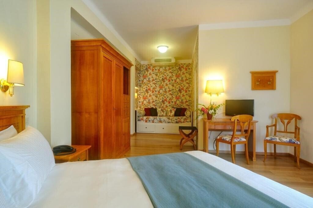 Изображение Majestic 3*