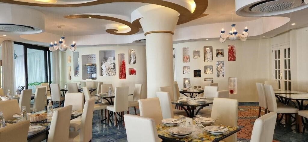 Фото La Conca Azzurra Hotel 4*