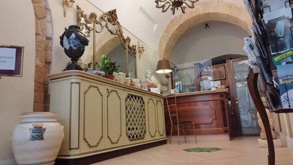 Akropolis Hotel 4* қонақ үйі