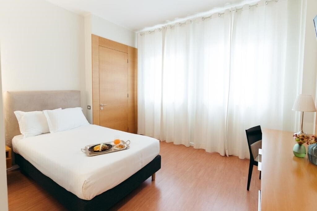 Excelsior Bari 4* суреті