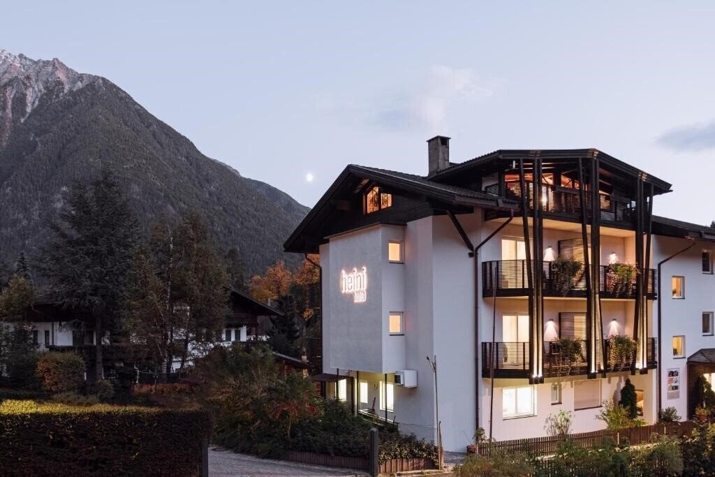 Heini 3* суреті