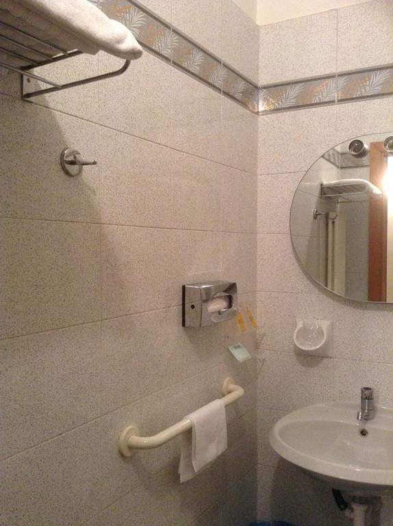 Hotel Holiday 3* суреті