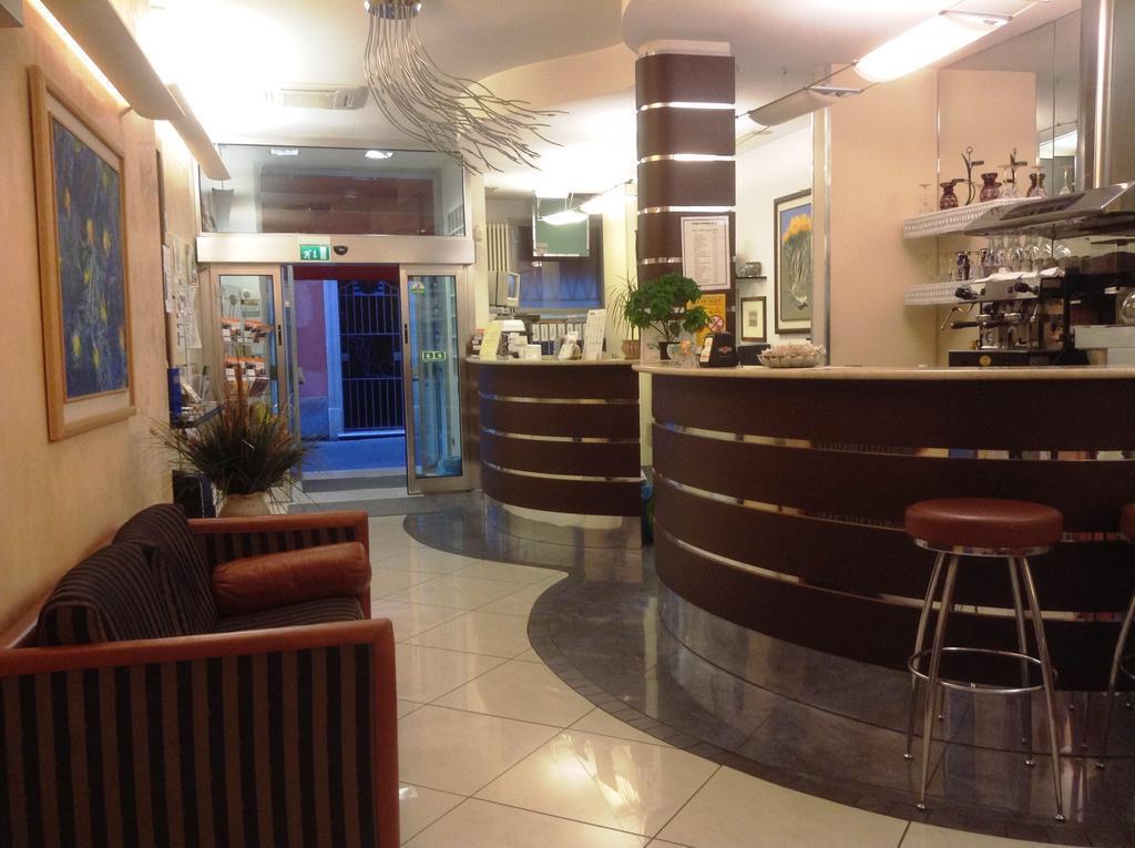 Hotel Holiday 3* қонақ үйі