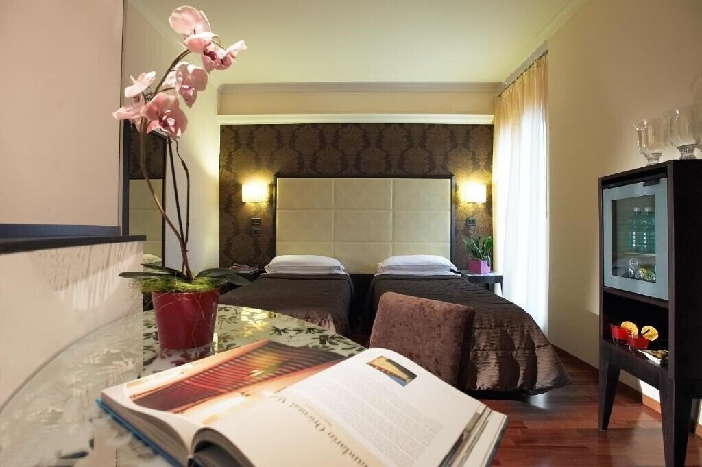 Hotel Touring Bologna 3* суреті