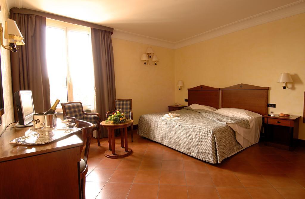 Malaspina 3* қонақ үйі