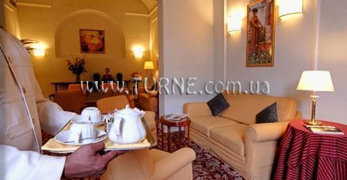 Carolus 4* фотосуреті