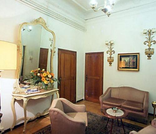 Medici Hotel 2* фотосуреті