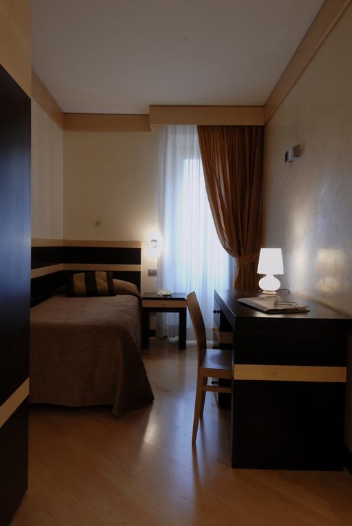 Degli Orafi 4* суреті