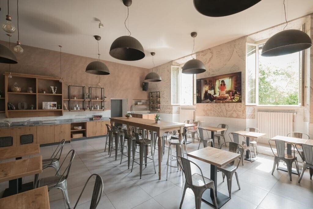 Фотография 7 Santi Hostel 3*