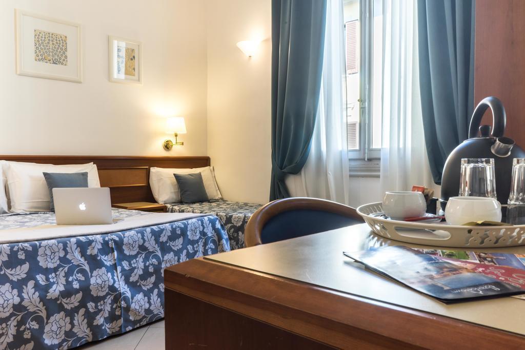 Отель Hotel Bonifacio 3*