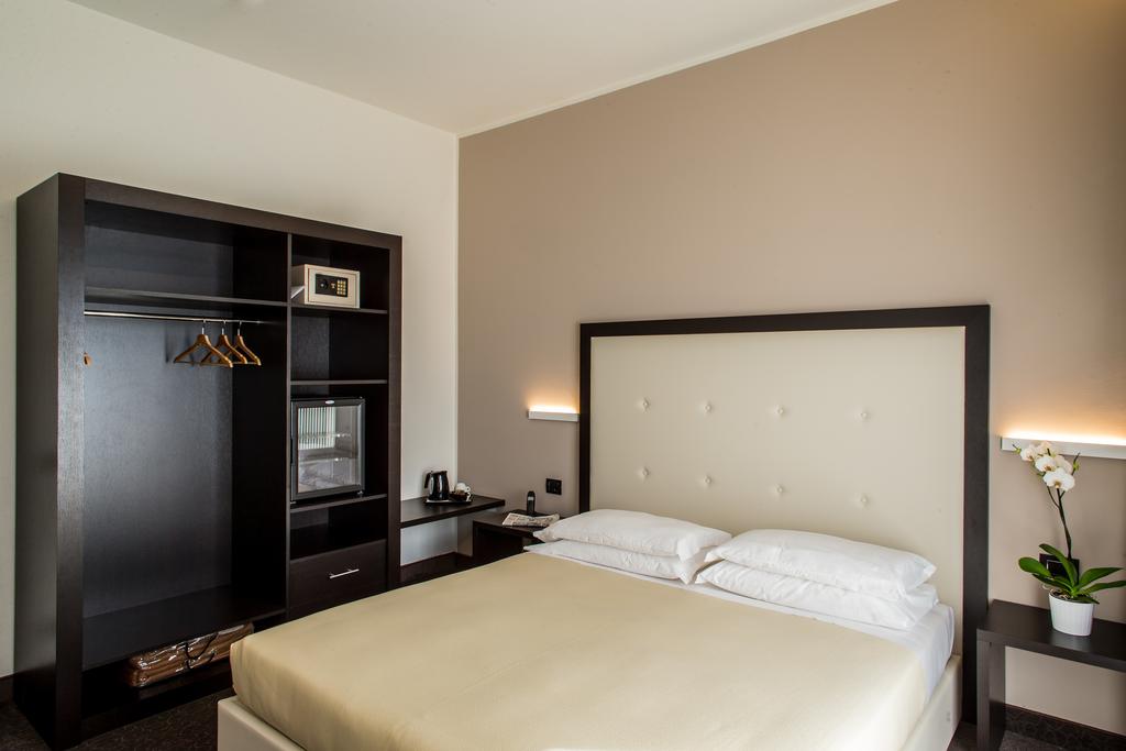 Фотография Mirage 4*