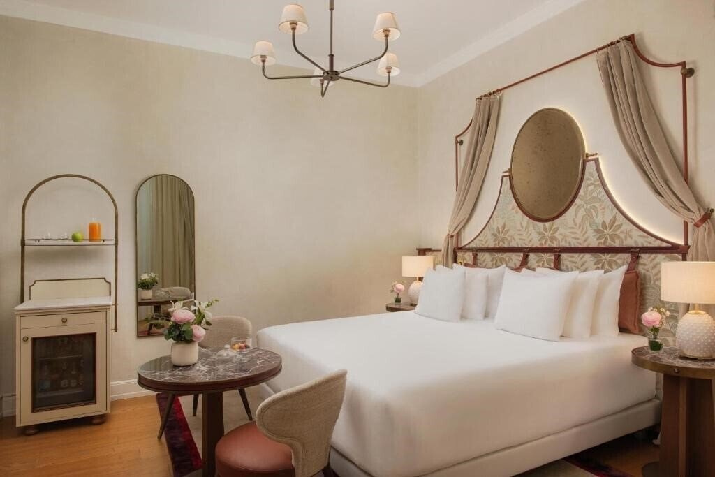 NH Porta Rossa 4* суреті