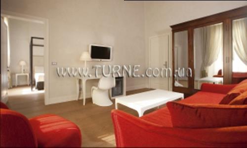 NH Porta Rossa 4* фотосуреті