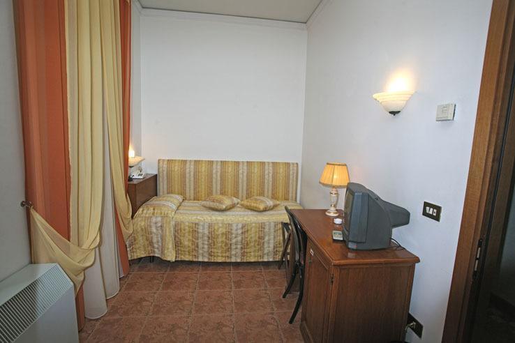 Alinari 3* фотосуреті