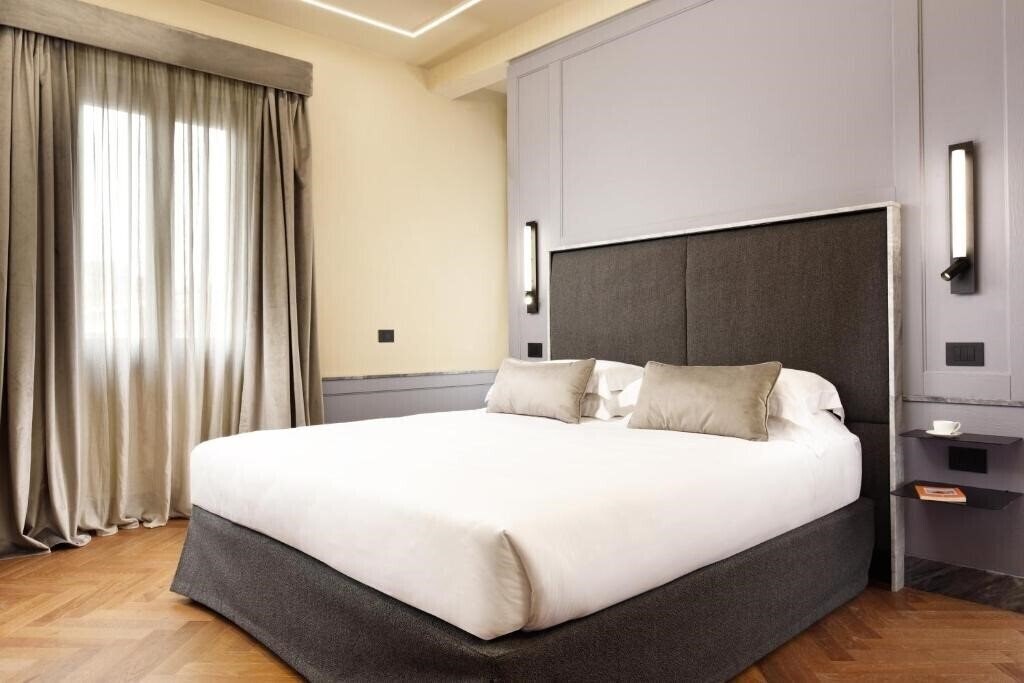 Отель Floren Luxury Hotel 5*