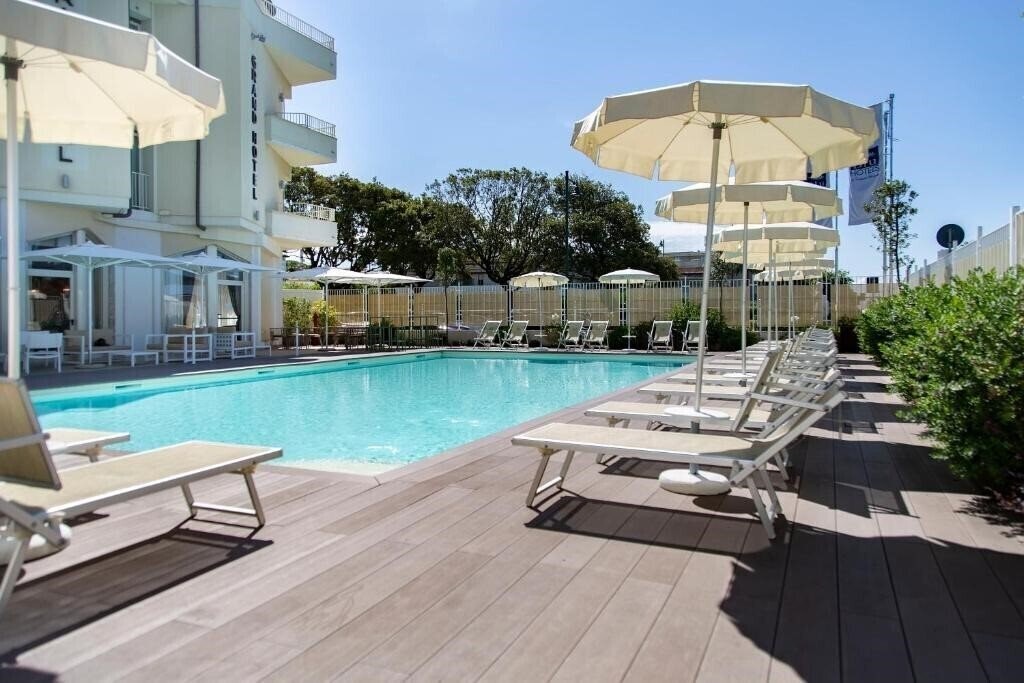 Фото Grand Hotel 4*