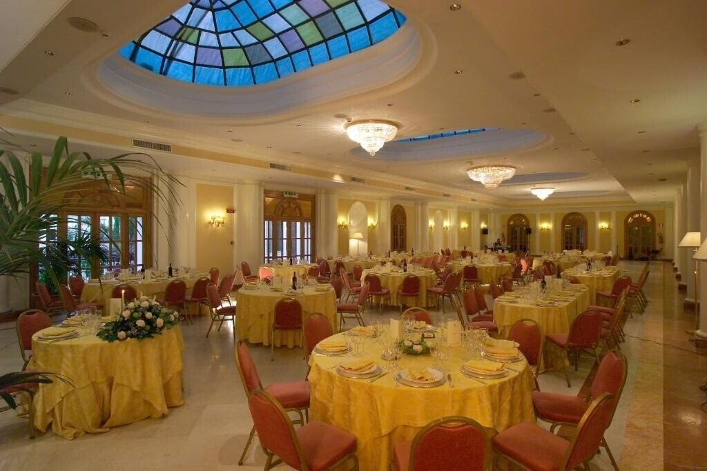 Отель Ambasciatori Place Hotel (ex. Hotel Ambasciatori) 4*
