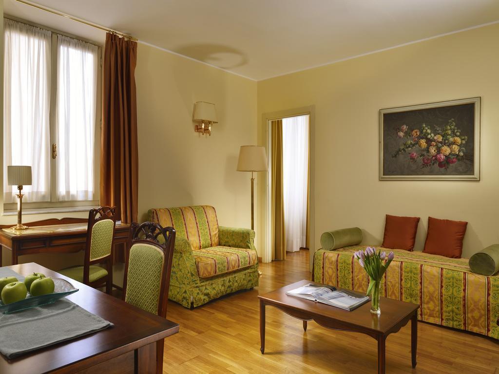 Отель Continental Genova 4*