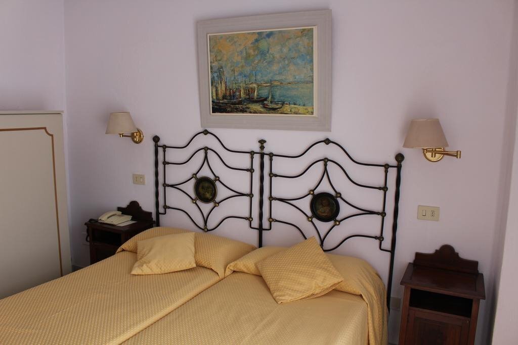 Фотография Villa Mora Hotel (Giardini Naxos) 2*