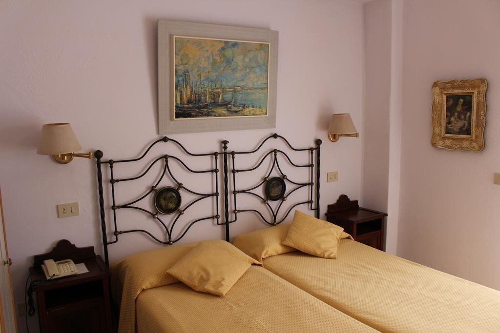 Изображение Villa Mora Hotel (Giardini Naxos) 2*