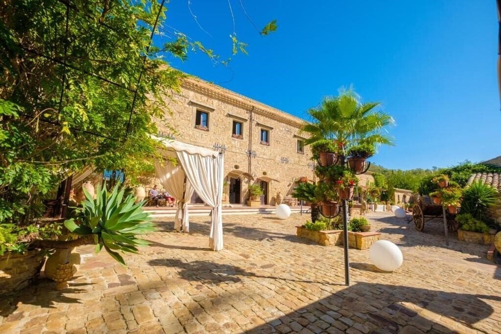 Отель Agriturismo Vecchia Masseria 4*