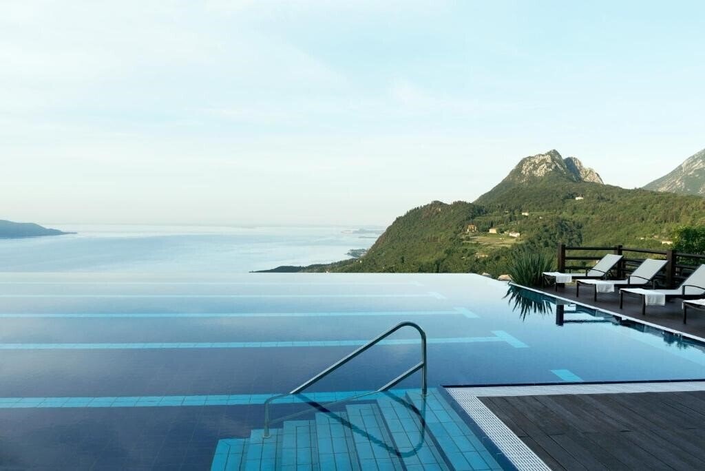 Отель Lefay Resort & Spa Lago Di Garda 5*