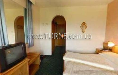 Petrus 4* суреті