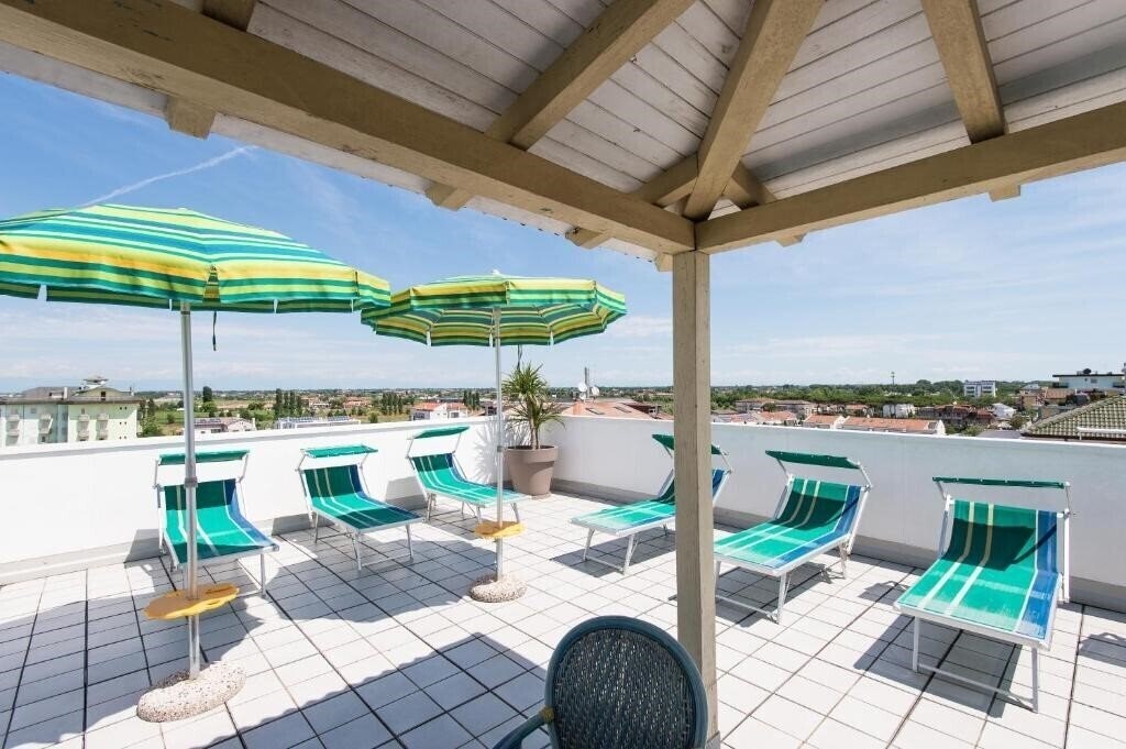 Christian 3* суреті