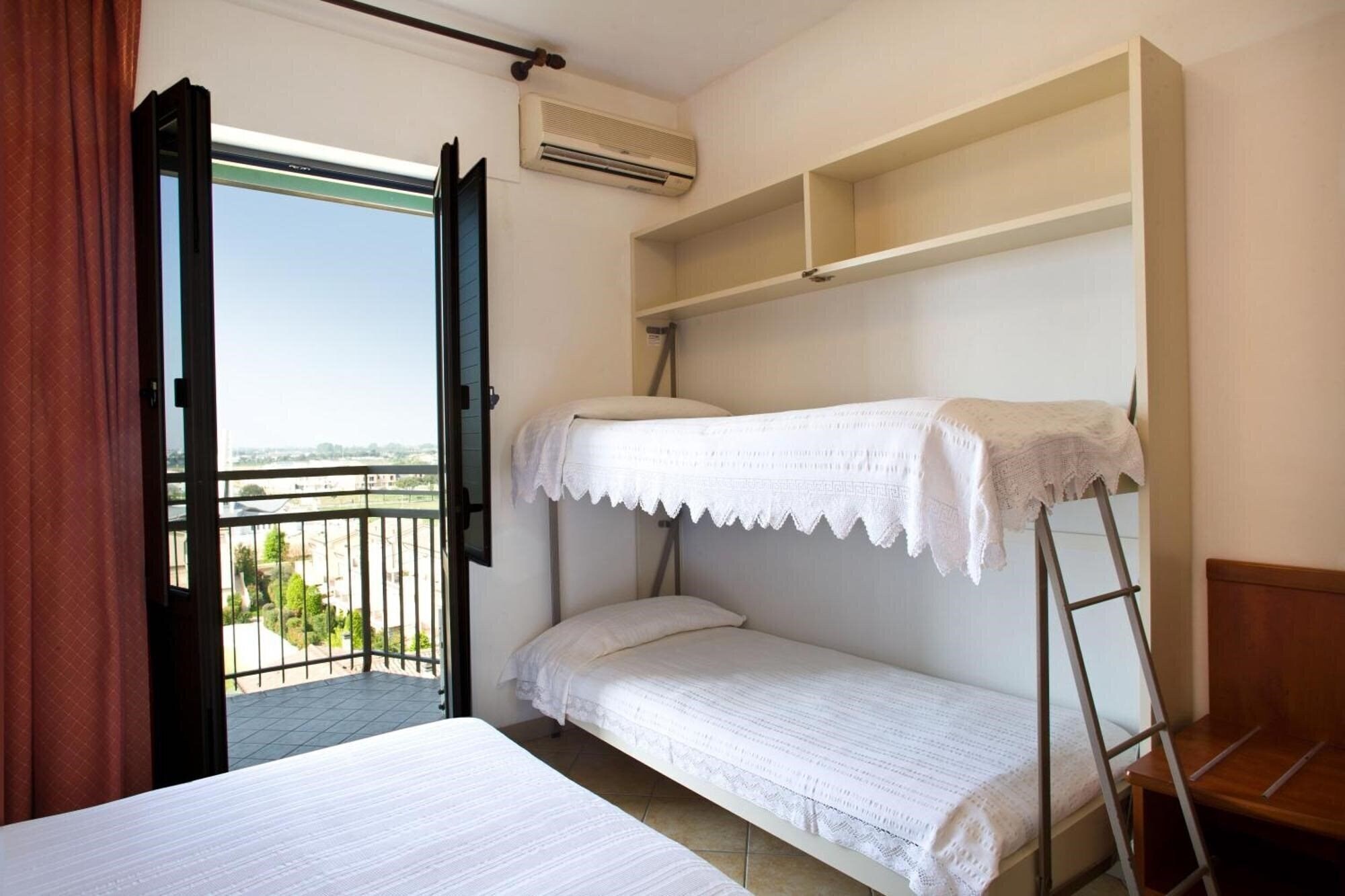 Frank 2* фотосуреті