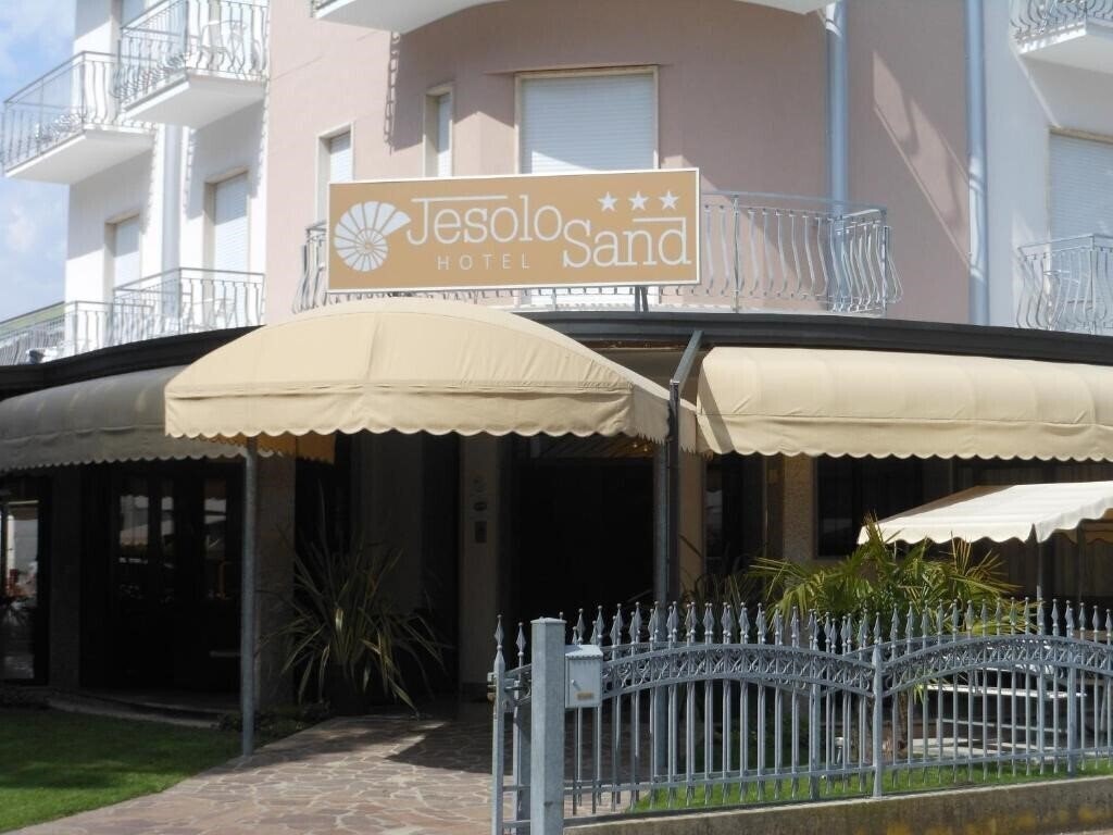 Отель Jesolo Sand 3*