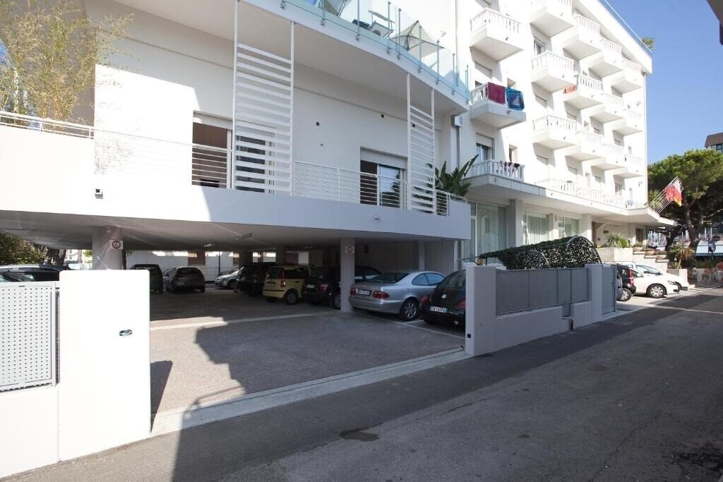 Tropical 3* суреті