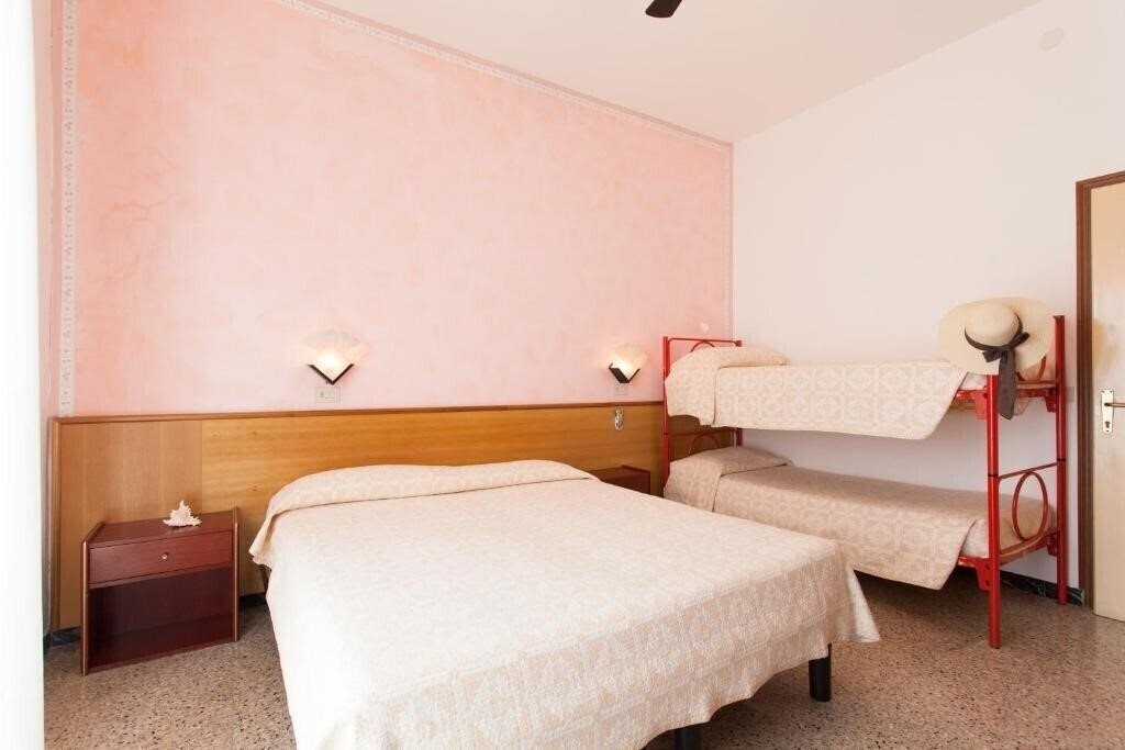 Hotel Arborea 2* суреті