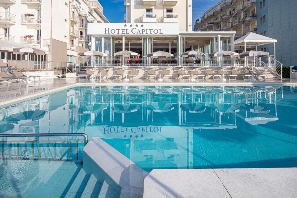 Capitol 3* фотосуреті