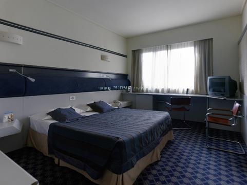 Фото NH Ambasciatori 4*