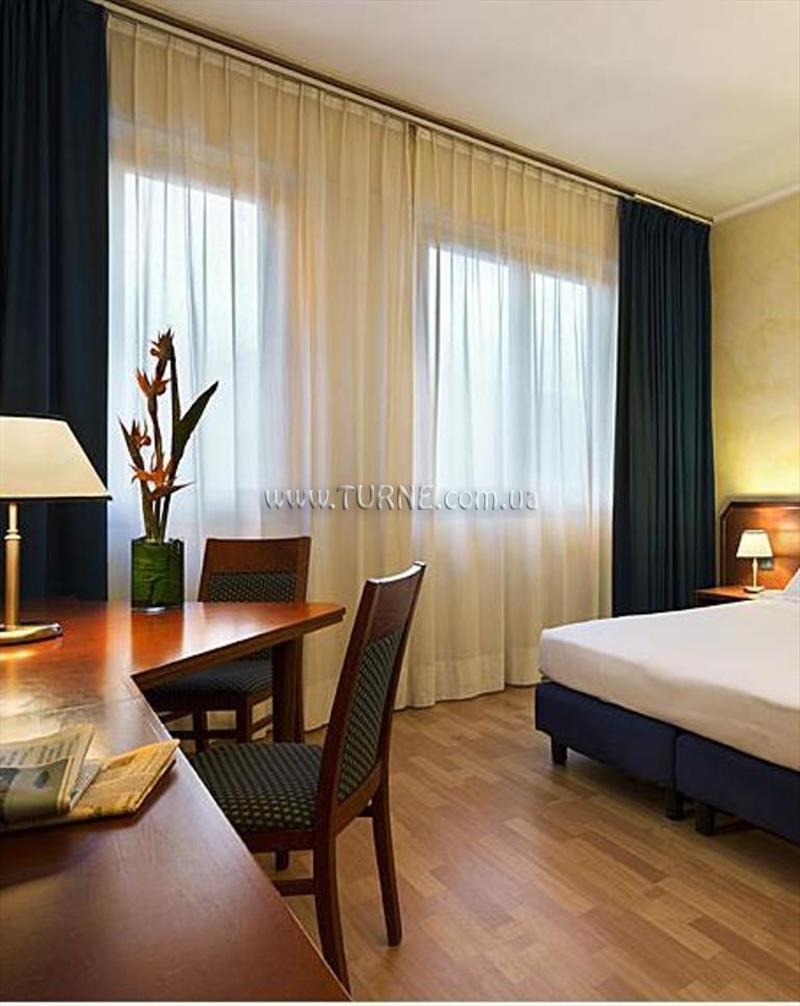 Una Hotel Brescia 4* фотосуреті