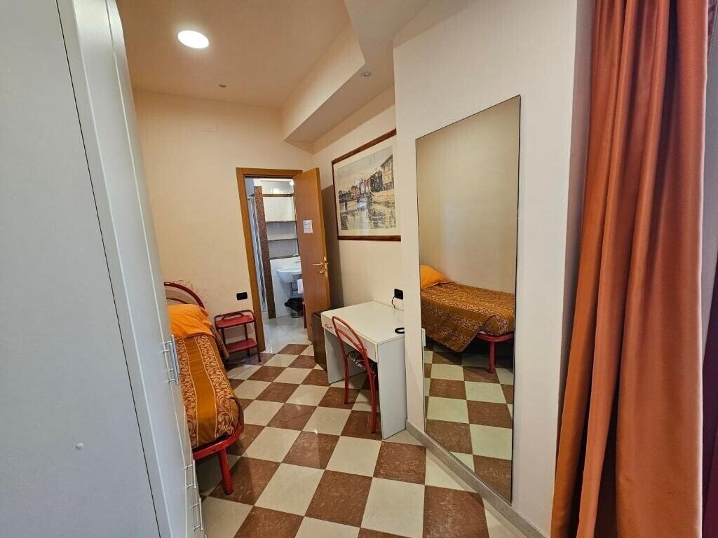 Отель Fiorella Hotel (Senigallia) 2*