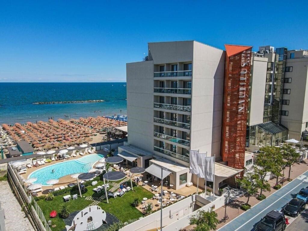 Отель Nautilus Family Hotel (Pesaro) 4*