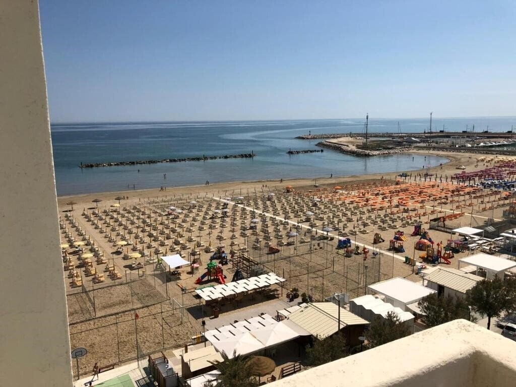 International Hotel (Senigallia) 3* суреті