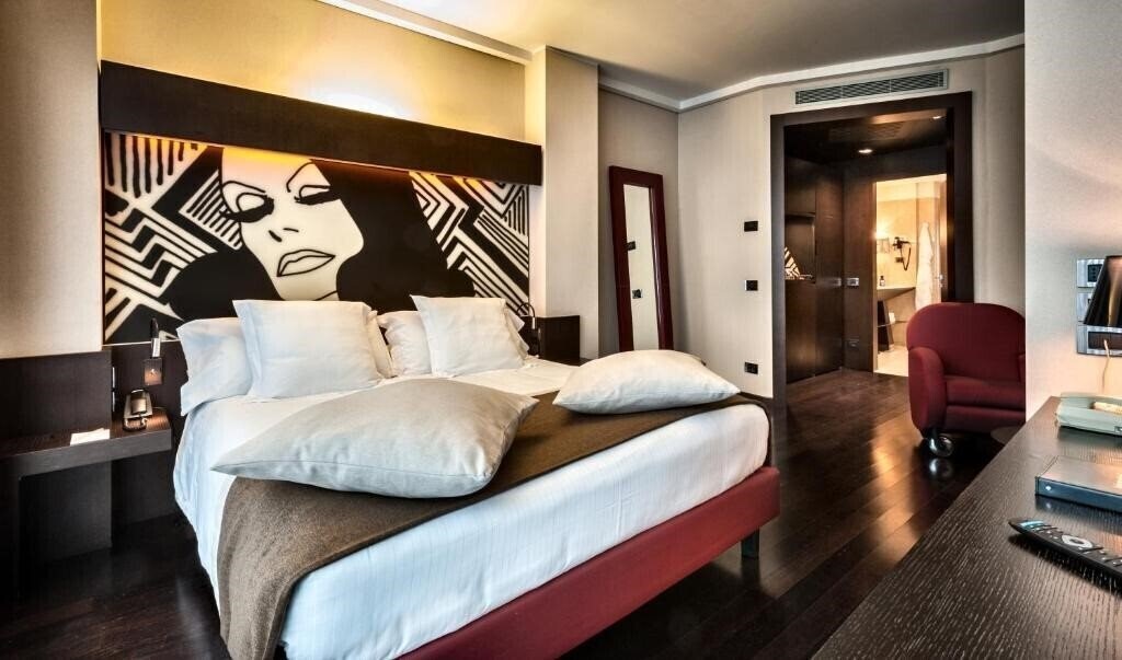 Crowne Plaza Milan City 4* қонақ үйі