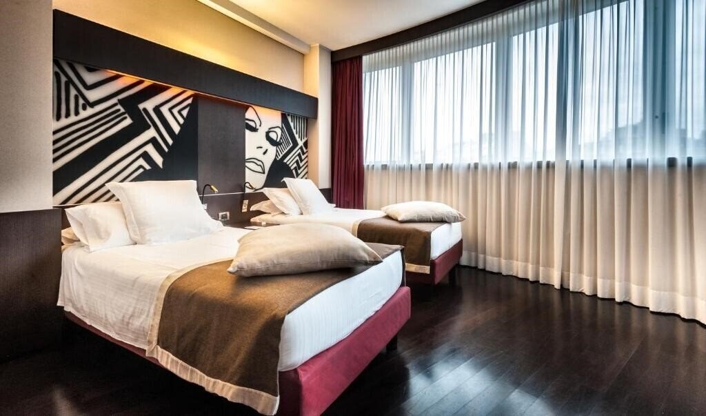 Crowne Plaza Milan City 4* фотосуреті