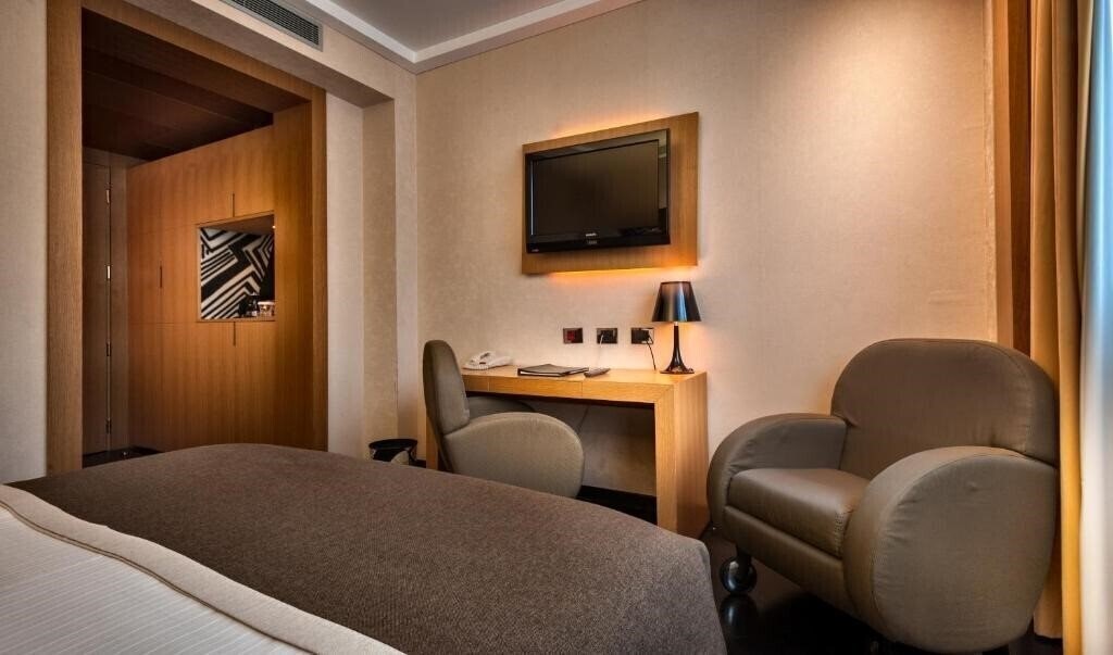 Crowne Plaza Milan City 4* суреті