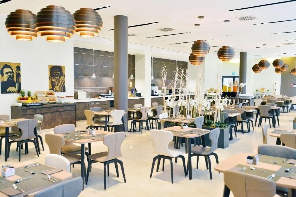 Hilton Garden Inn 4* фотосуреті