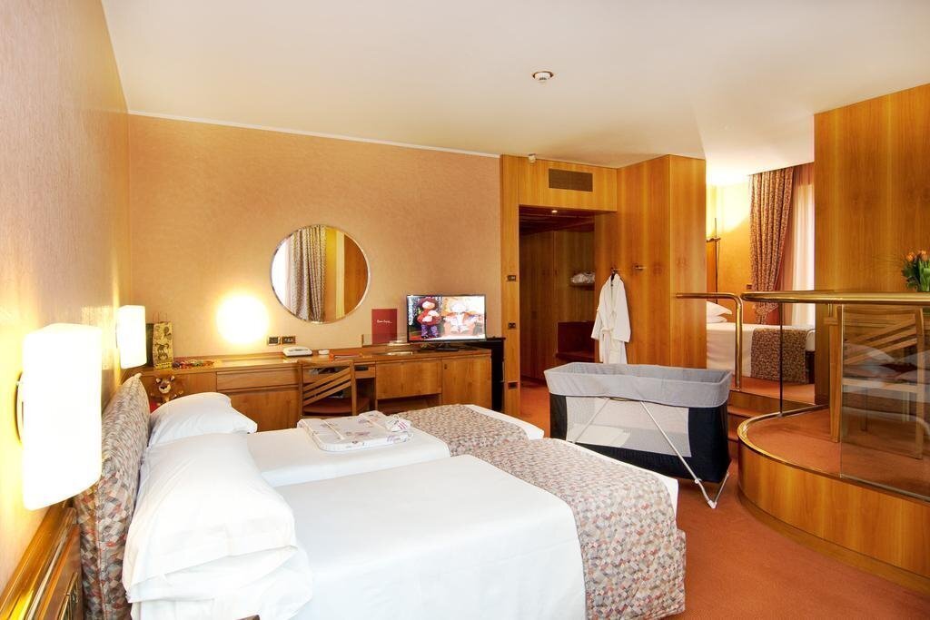 Отель Michelangelo 4*