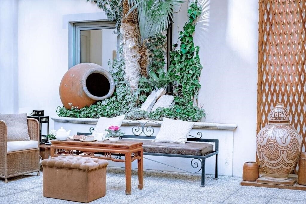 Town House 33 4* қонақ үйі